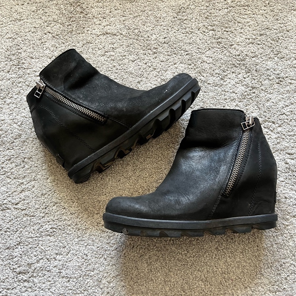 Sorel Joan of Arctic Wedge Boots Women’s Size 8 Black Leather Ankle Booties Zip